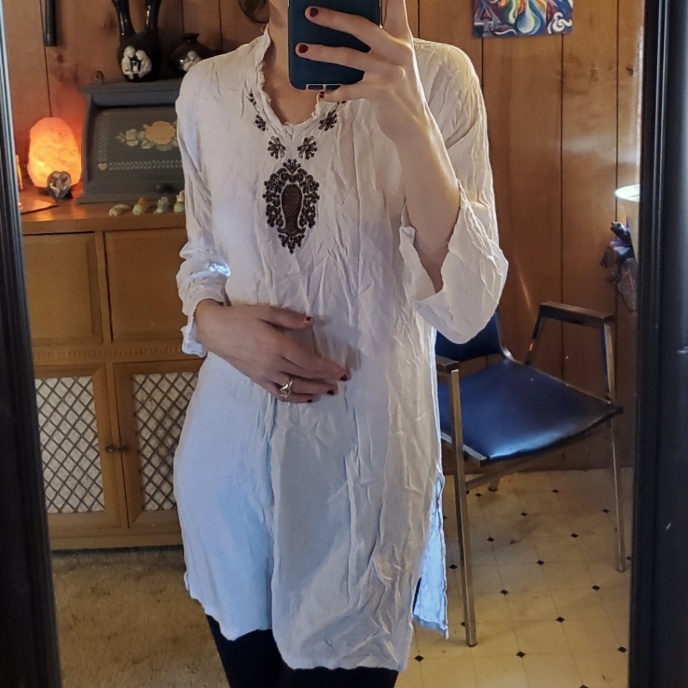 White lightweight long blouse quarter length
